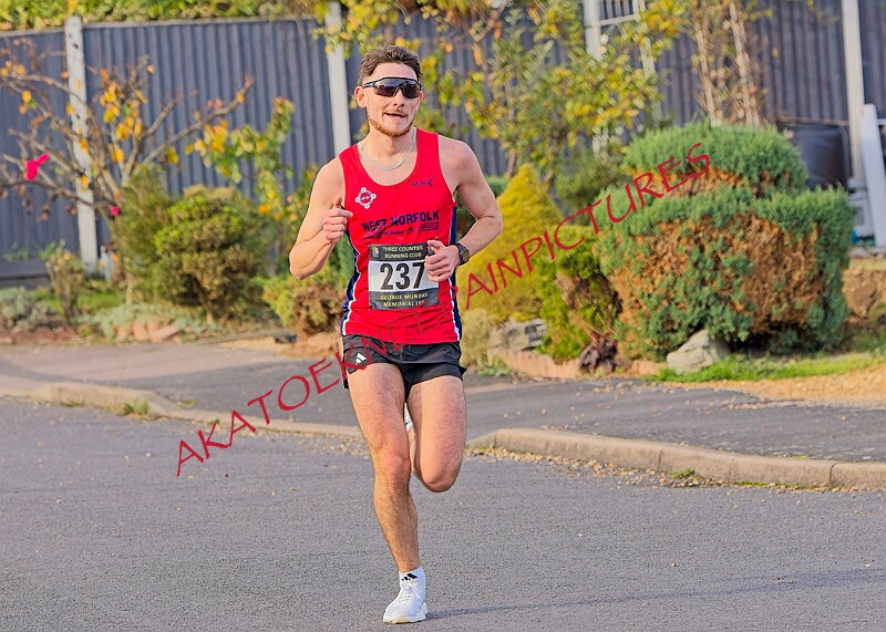 2025-11-09GM10KA00104A.JPG