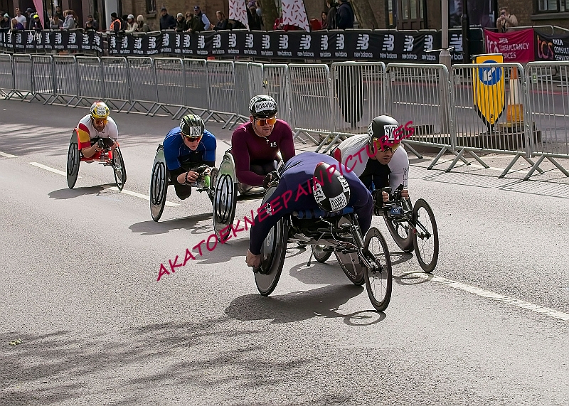 240421LONDONMARAA00091A.JPG
