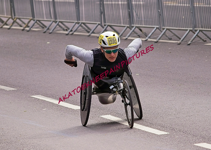 240421LONDONMARAA00101A.JPG