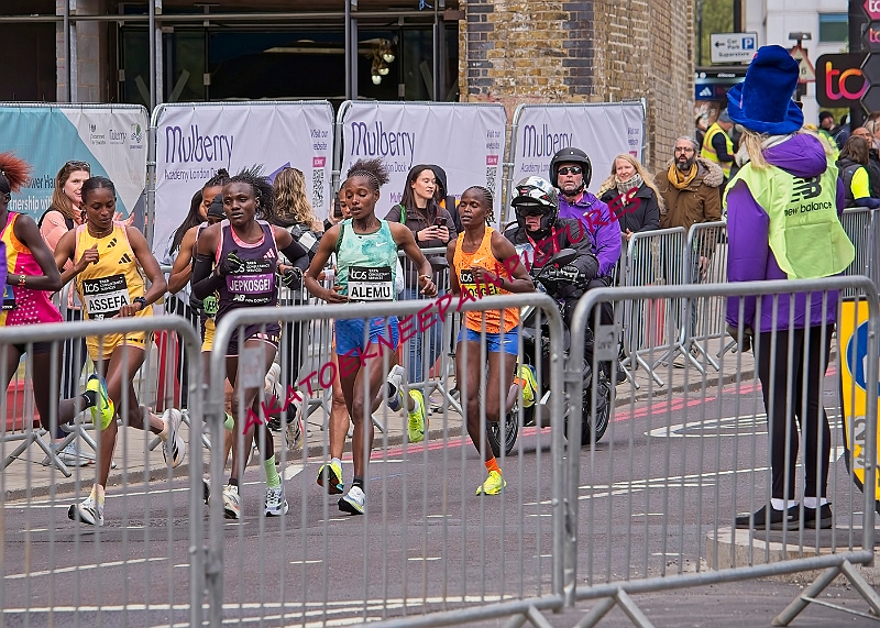 240421LONDONMARAA00110A.JPG