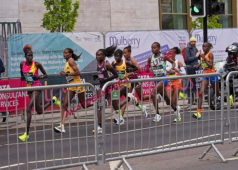 240421LONDONMARAA00121A.JPG