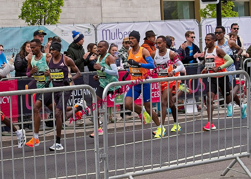 240421LONDONMARAA00217A.JPG
