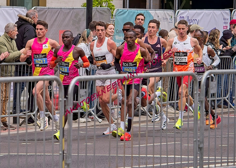 240421LONDONMARAA00256A.JPG