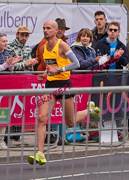 240421LONDONMARAA00267A.JPG