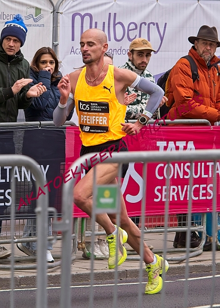 240421LONDONMARAA00270A.JPG