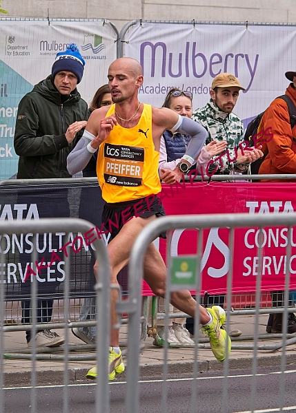 240421LONDONMARAA00271A.JPG