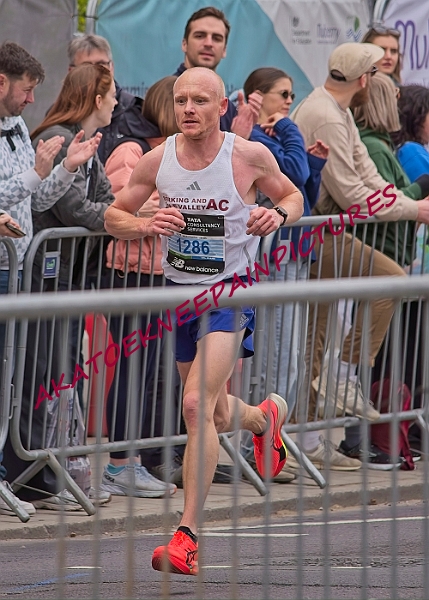 240421LONDONMARAA00293A.JPG