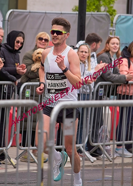 240421LONDONMARAA00301A.JPG
