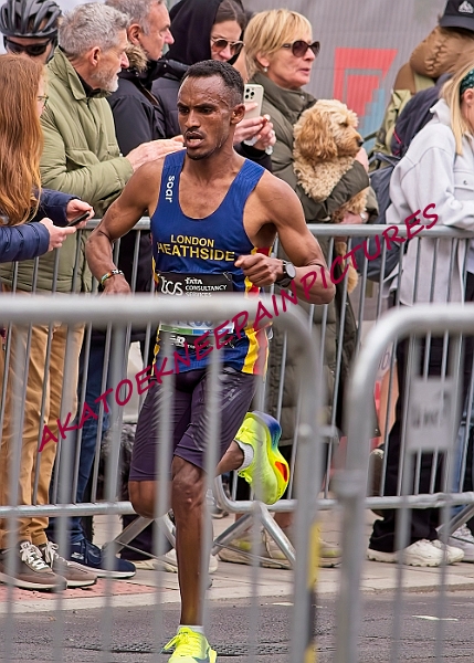 240421LONDONMARAA00335A.JPG
