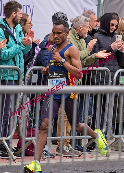240421LONDONMARAA00338A.JPG