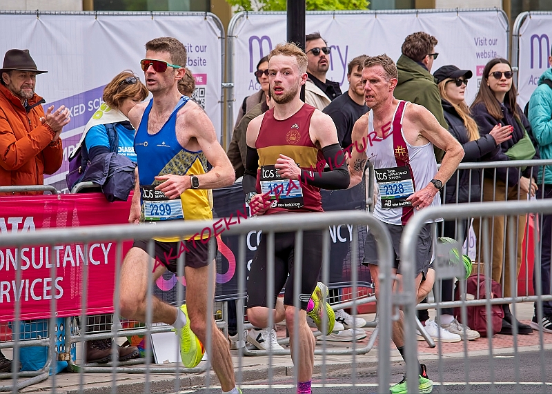 240421LONDONMARAA00371A.JPG