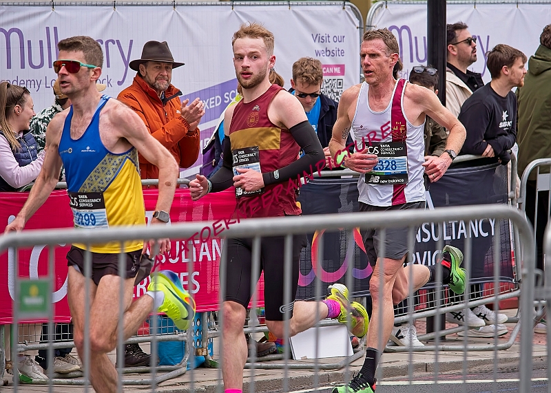 240421LONDONMARAA00375A.JPG
