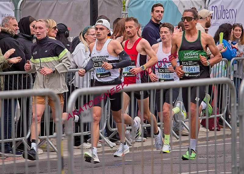 240421LONDONMARAA00399A.JPG