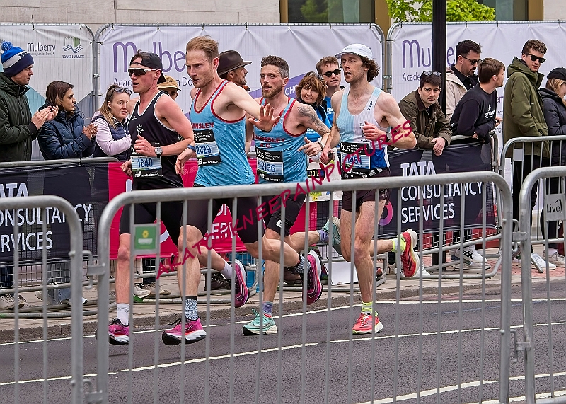 240421LONDONMARAA00414A.JPG