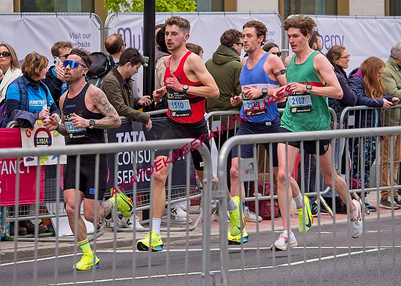 240421LONDONMARAA00420A.JPG