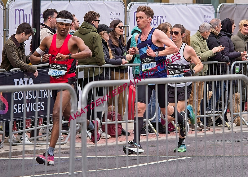 240421LONDONMARAA00424A.JPG