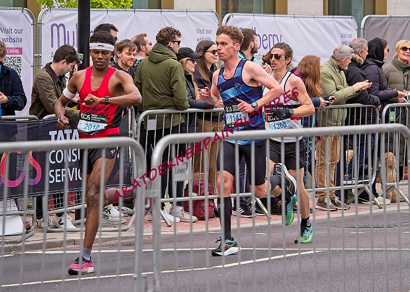 240421LONDONMARAA00425A.JPG
