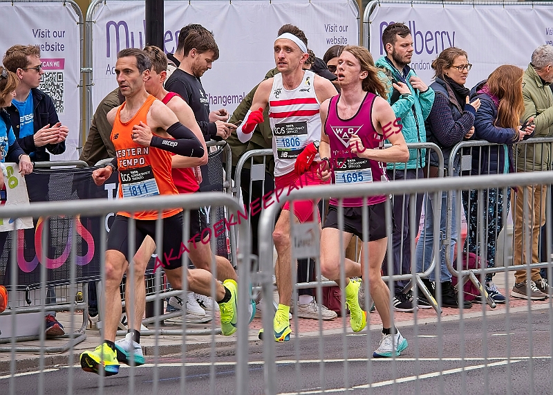 240421LONDONMARAA00442A.JPG