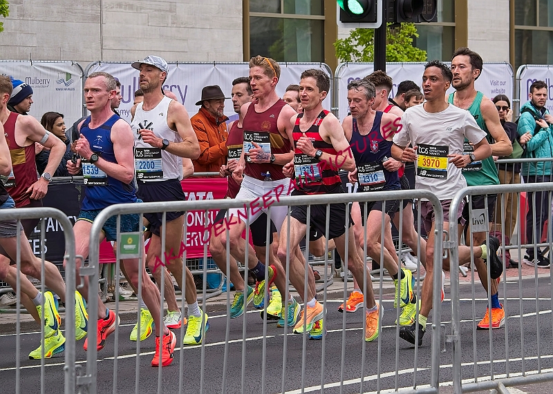 240421LONDONMARAA00452A.JPG