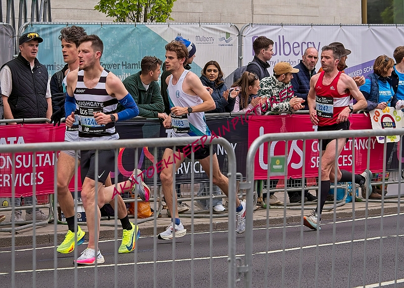 240421LONDONMARAA00485A.JPG