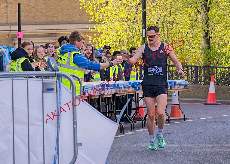20260412 LONDLMHALF00004A.JPG
