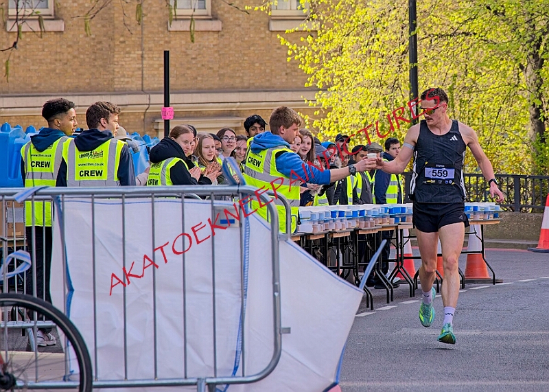 20260412 LONDLMHALF00006A.JPG