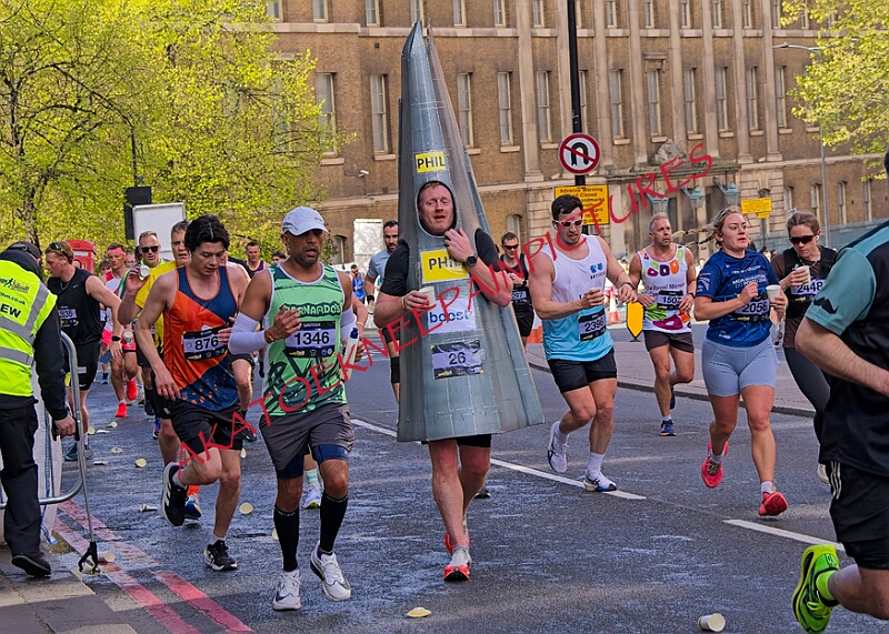 20260412 LONDLMHALF00081A.JPG