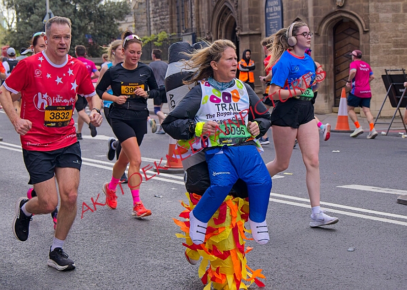 20260412 LONDLMHALF00272A.JPG